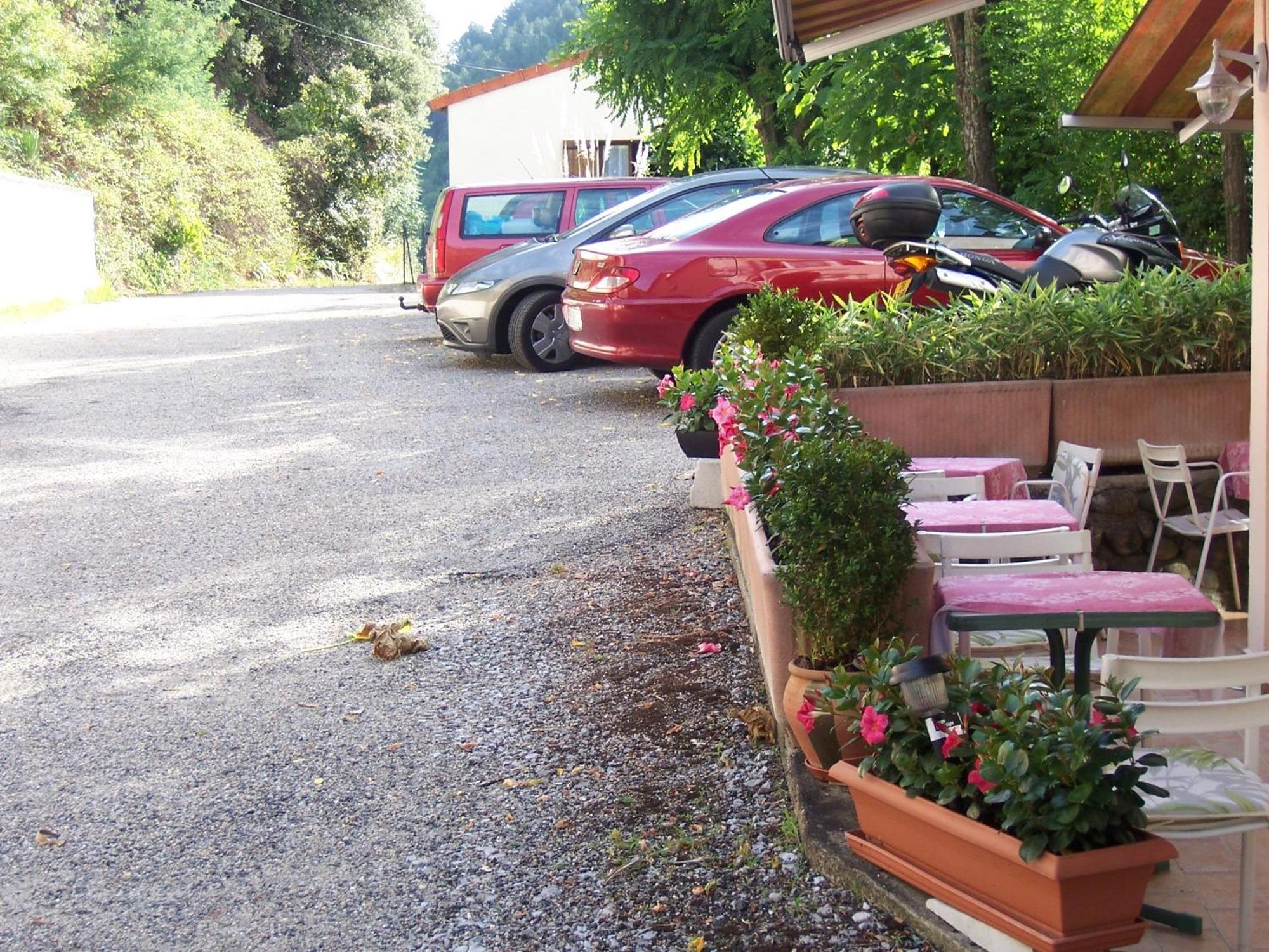 Hotel Saint Jacques Vals-les-Bains Buitenkant foto